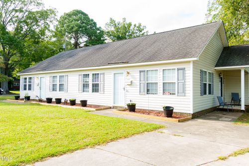 601 W Anderson St, Selma, NC, 27576-2117 | Card Image