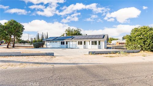 10219 Victor Ave, Hesperia, CA, 92345-2739 | Card Image