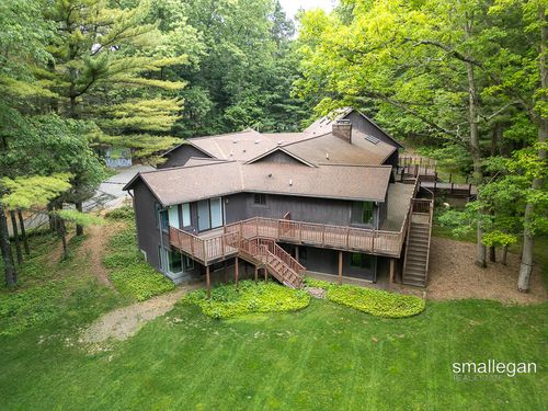550 Greentree Ln Ne, Ada, MI, 49301-9793 | Card Image