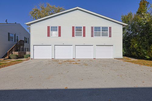 737 Wellington Ave, Elk Grove Village, IL, 60007-3301 | Card Image