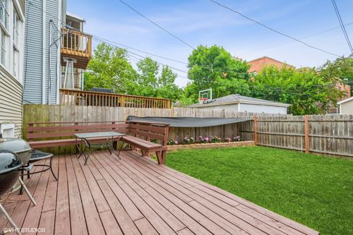 apt-2-1652 W Nelson St, Chicago, IL, 60657-3041 | Card Image