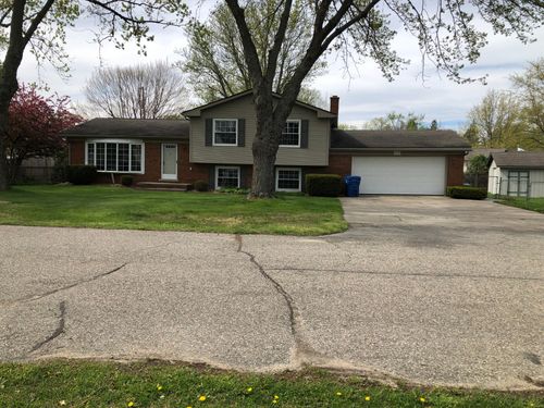 5510 Berkley Dr, Waterford, MI, 48327-2706 | Card Image