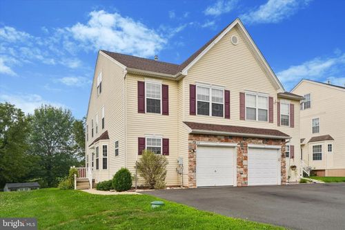 317 W Sixth Street, EAST GREENVILLE, PA, 18041 | Card Image