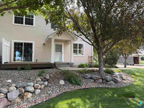 5502 S Sandra Dr, Sioux Falls, SD, 57108-5002 | Card Image