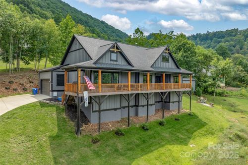 11 Farm Cove Ln, Leicester, NC, 28748 | Card Image