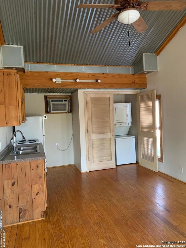 4 - 513 E Ashby Pl, Condo with 0 bedrooms, 1 bathrooms and null parking in San Antonio TX | Image 6