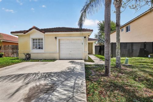 8061 Nw 197th St, Miami Gardens, FL, 33015-6365 | Card Image