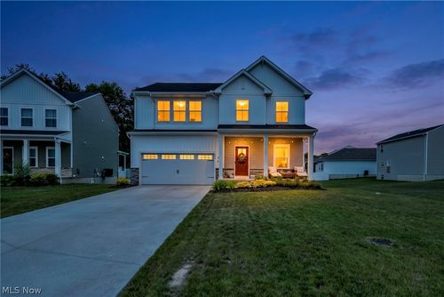 704 Maple Hollow Ct, Elyria, OH, 44035-8336 | Card Image