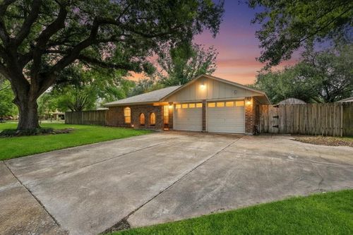 3930 Tumbleweed Ln, Baytown, TX, 77521-3500 | Card Image