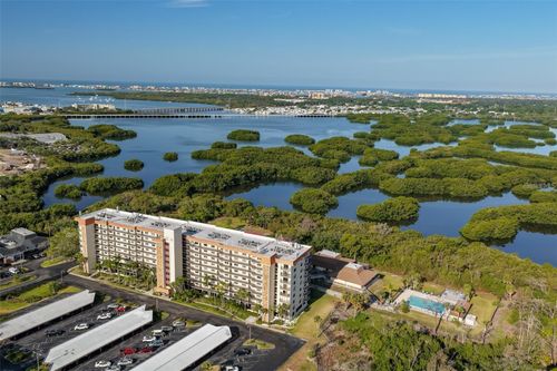 208-5400 Park St N, ST PETERSBURG, FL, 33709-7077 | Card Image