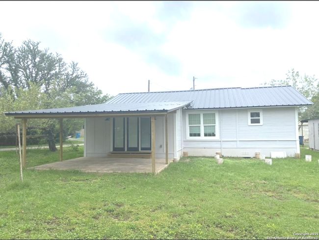 106 Weber St, House other with 2 bedrooms, 2 bathrooms and null parking in Poth TX | Image 9