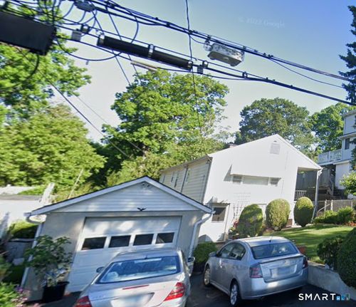 26 Lyon Ave, Greenwich, CT, 06830-6206 | Card Image