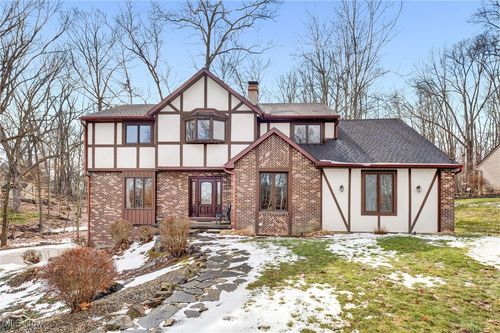 12298 Lake Forest Drive, Brecksville, OH, 44141 | Card Image