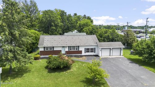 3 Longmeadow Dr, Delmar, NY, 12054-2326 | Card Image