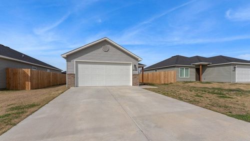 2525 E Fox Meadow Street, Siloam Springs, AR, 72761 | Card Image