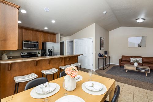 1147 Abbotsford Dr, North Salt Lake, UT, 84054-5024 | Card Image