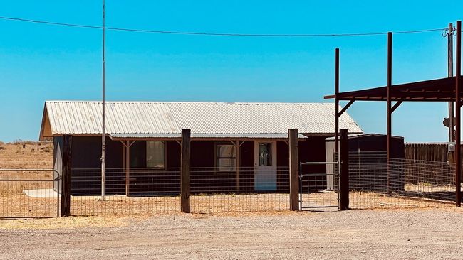 1613 W San Antonio St, House other with 4 bedrooms, 3 bathrooms and 3 parking in Marfa TX | Image 10