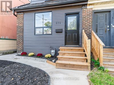 572 Coxwell Ave, House other with 3 bedrooms, 3 bathrooms and 2 parking in Toronto ON | Image 2