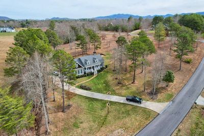 571 Owen Vista Drive, Home with 3 bedrooms, 3 bathrooms and 2 parking in Blairsville GA | Image 2