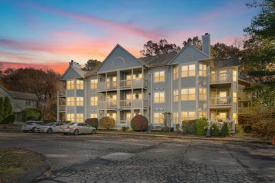 504 - 75 Redwood Drive, Condo with 2 bedrooms, 1 bathrooms and 1 parking in East Haven CT | Image 1