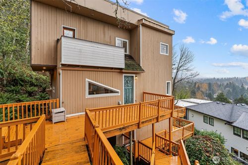 11804 90th Ave Ne, Kirkland, WA, 98034-6100 | Card Image