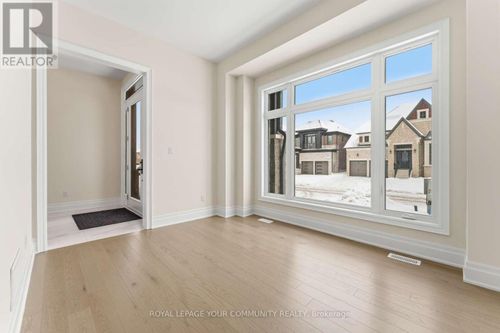 15 Saxby Farm Avenue, King (King City), ON, L7B1K5 | Card Image