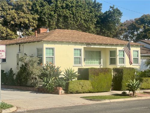 1077 E 33rd St, Signal Hill, CA, 90755-5143 | Card Image