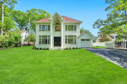 11 Amboy Ln, Lake Grove, NY, 11755-2526 | Card Image
