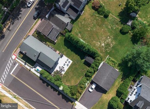 83 N Main St, Cranbury, NJ, 08512-3242 | Card Image