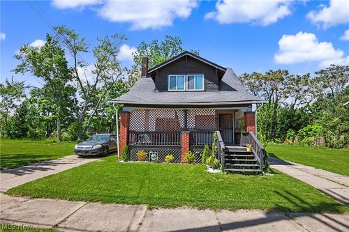 32 E Avondale Ave, Youngstown, OH, 44507-1828 | Card Image