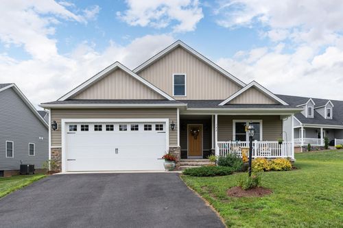 133 Lake View Cir, WAYNESBORO, VA, 22980-9645 | Card Image