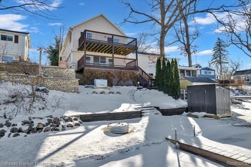 11050 Charles Dr, Byron, MI, 48418-9007 | Card Image