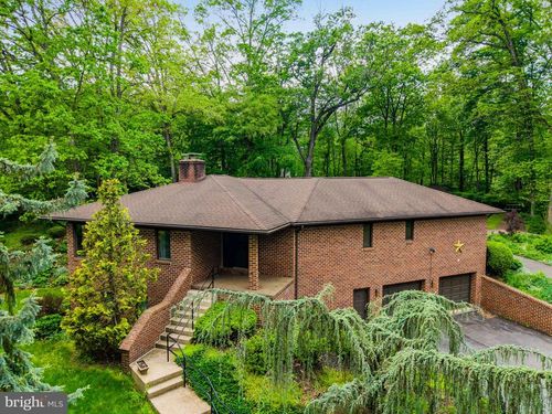 399 Barnstable Rd, Carlisle, PA, 17015-7402 | Card Image