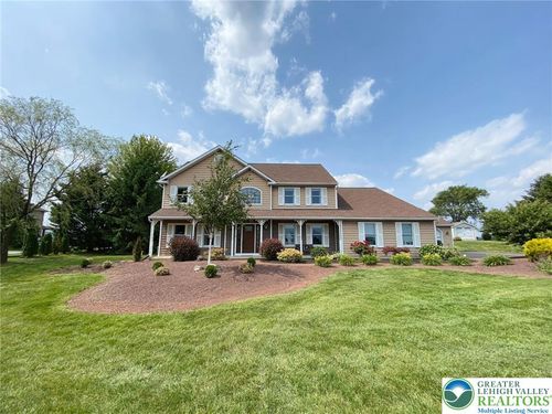 5545 Roberts Rd, Schnecksville, PA, 18078-2722 | Card Image