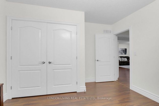 2820 Devon Rd, House other with 4 bedrooms, 3 bathrooms and 4 parking in London ON | Image 32