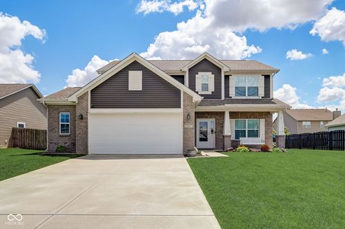 660 Granite Dr, Fortville, IN, 46040-1586 | Card Image
