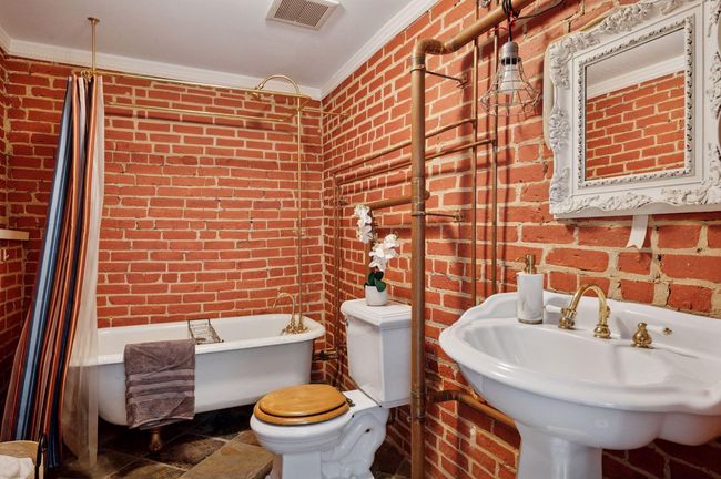 Lower level full bath | Image 44