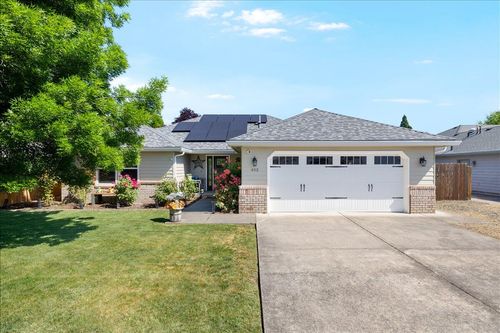 612 Vincent Ave, Central Point, OR, 97502-3707 | Card Image