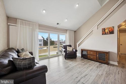 b27-27 Bonnie Gellman Ct, PHILADELPHIA, PA, 19114-3222 | Card Image