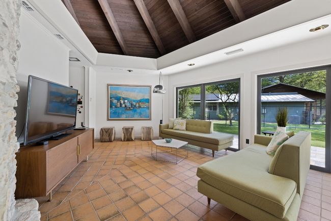 2401 Manana St, House other with 4 bedrooms, 4 bathrooms and 2 parking in Austin TX | Image 11