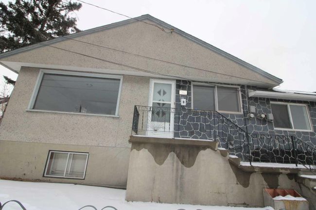 1302 11 Avenue Se, Home with 6 bedrooms, 4 bathrooms and 2 parking in Calgary AB | Image 2