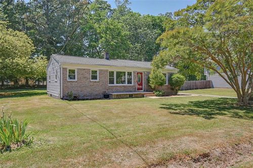 105 Second St, Yorktown, VA, 23692-4834 | Card Image
