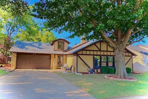 1109 Simpson Ter, Bedford, TX, 76021-2317 | Card Image