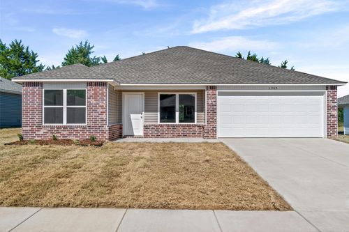 1305 Manor Oaks Blvd, Searcy, AR, 72143-6739 | Card Image
