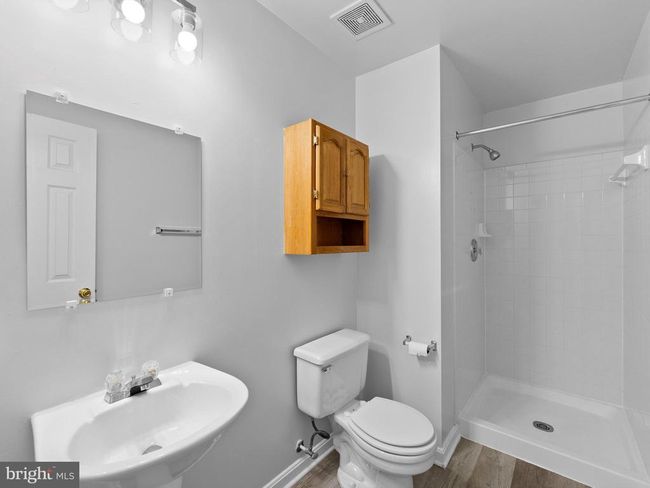 22937 Whitehall Ter, Townhouse with 4 bedrooms, 3 bathrooms and null parking in STERLING VA | Image 4