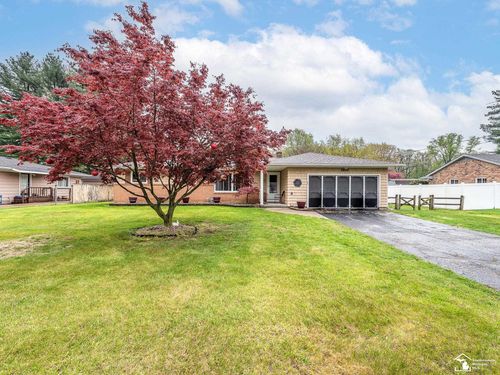 1103 Birchwood Dr, Temperance, MI, 48182-9103 | Card Image