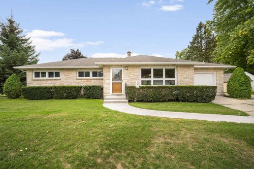 1405 Beverly Lane, WEST BEND, WI, 53090 | Card Image