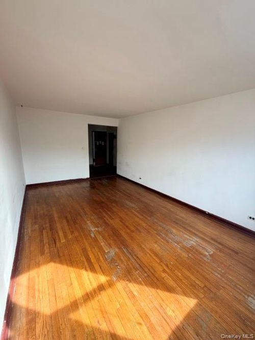 4a-3727 86th Street, New York, NY, 11372 | Card Image