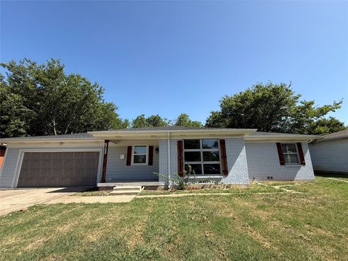 6705 Manor Dr, North Richland Hills, TX, 76180-8523 | Card Image