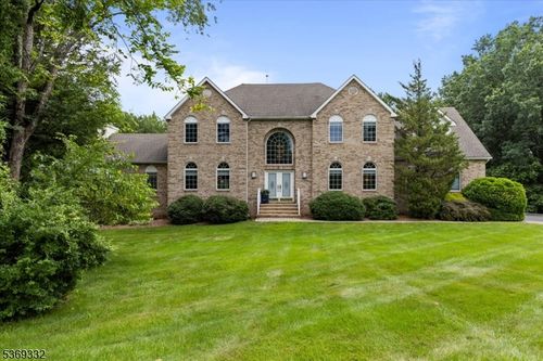 8 Van Fleet Ct, Hillsborough, NJ, 08844-4081 | Card Image